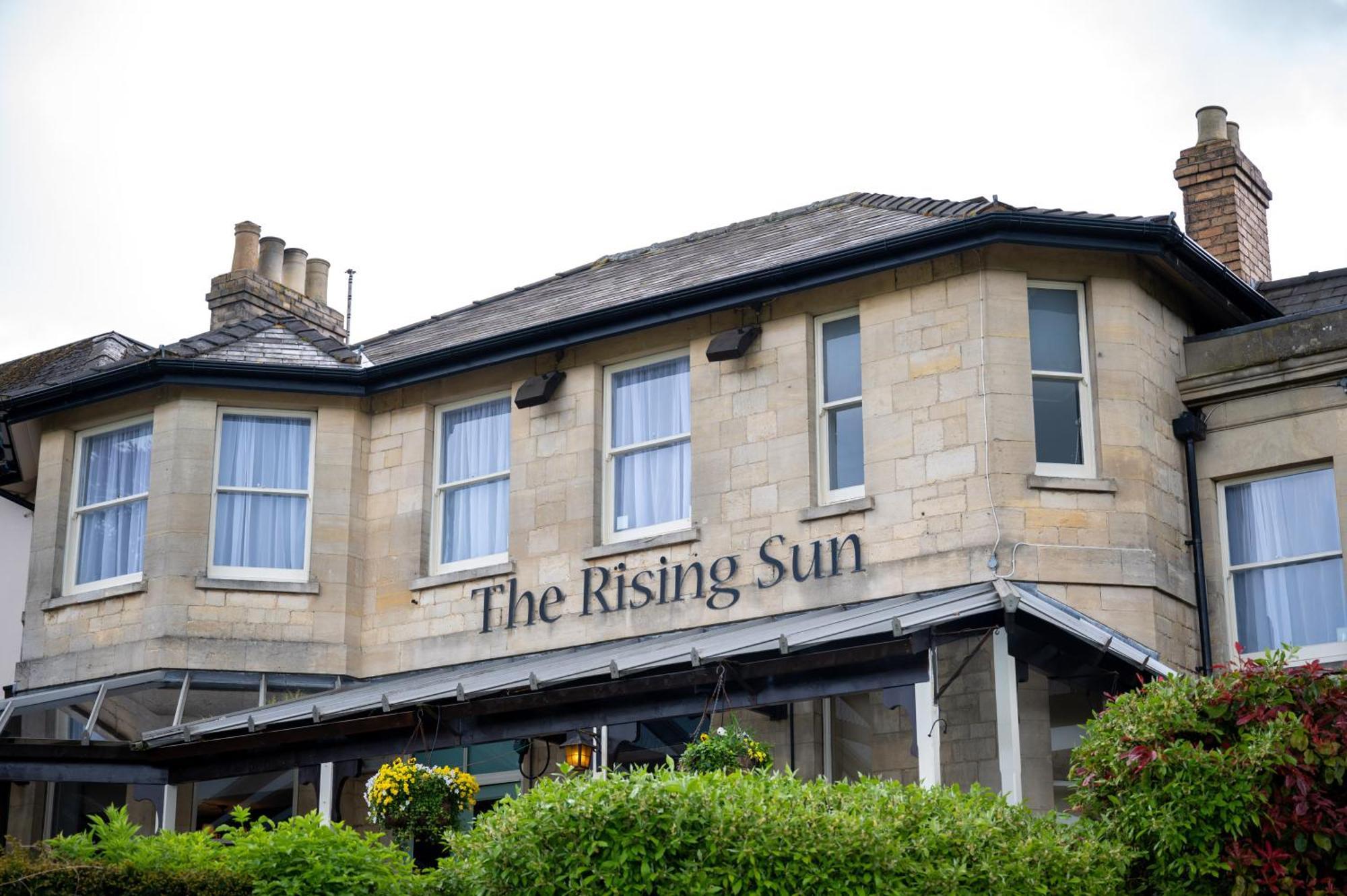 Rising Sun Hotel By Greene King Inns チェルトナム エクステリア 写真